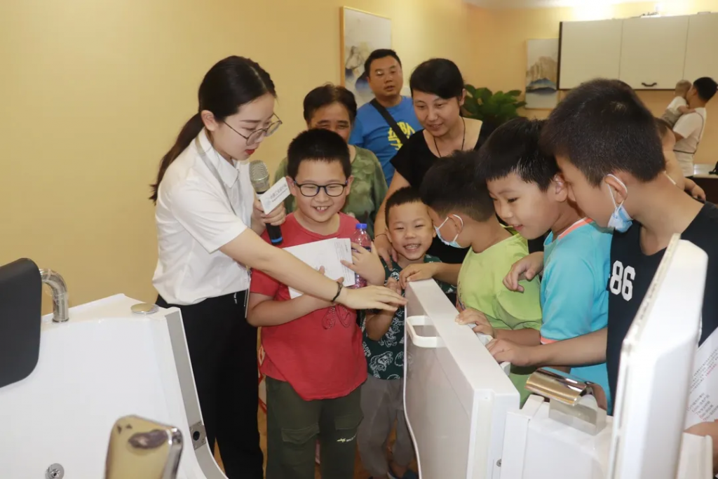 花樣剪紙，感念師恩丨設(shè)計(jì)城感恩教師節(jié)剪紙活動(dòng)溫馨上演！