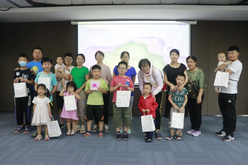 花樣剪紙，感念師恩丨設(shè)計(jì)城感恩教師節(jié)剪紙活動(dòng)溫馨上演！