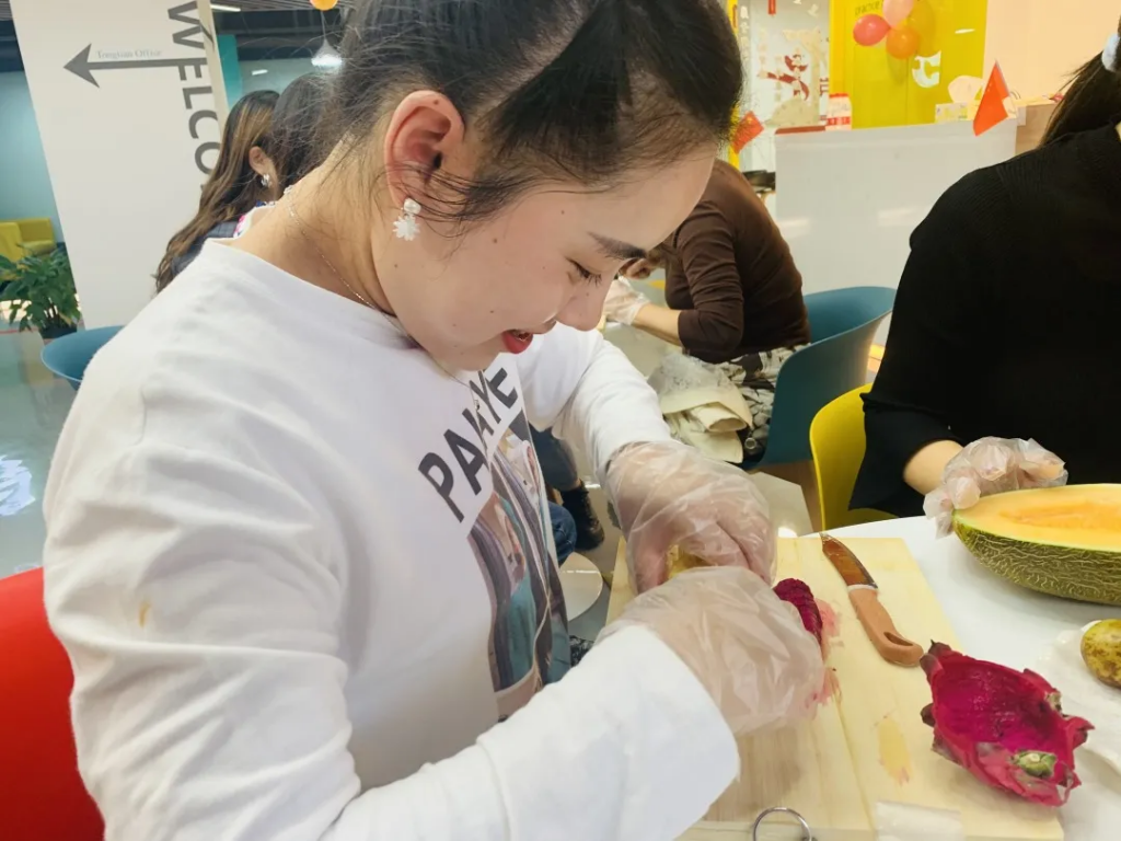 猜燈謎、拼果盤，中原工業設計城的這場迎國慶中秋雙節活動氛圍濃