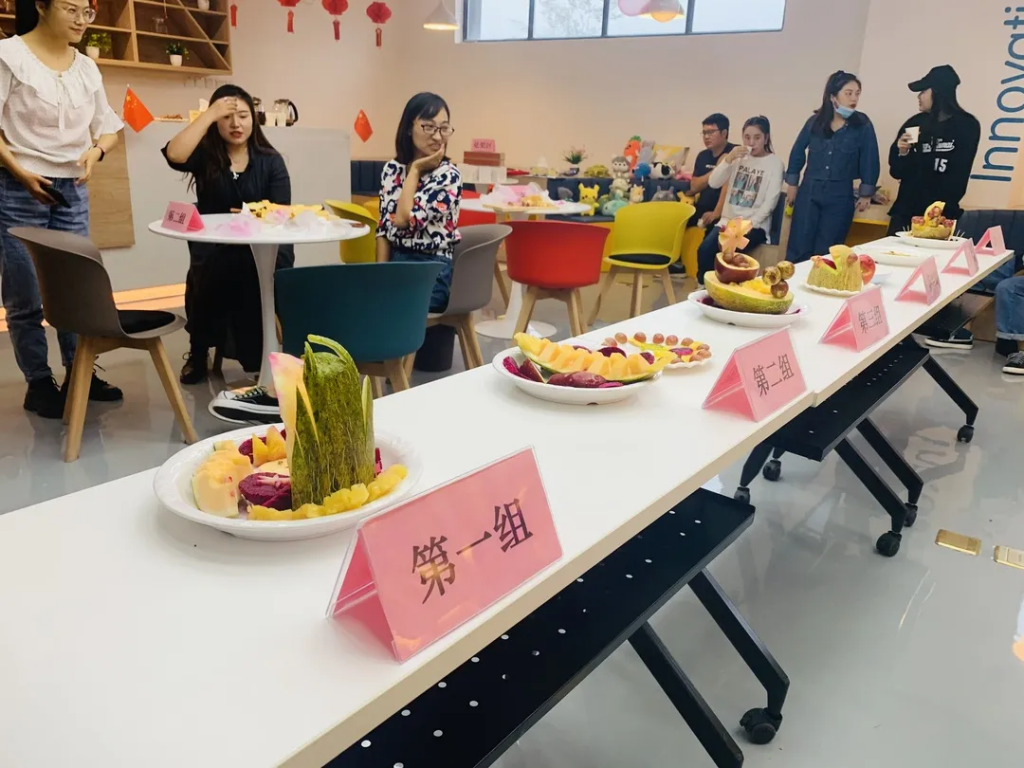 猜燈謎、拼果盤，中原工業設計城的這場迎國慶中秋雙節活動氛圍濃