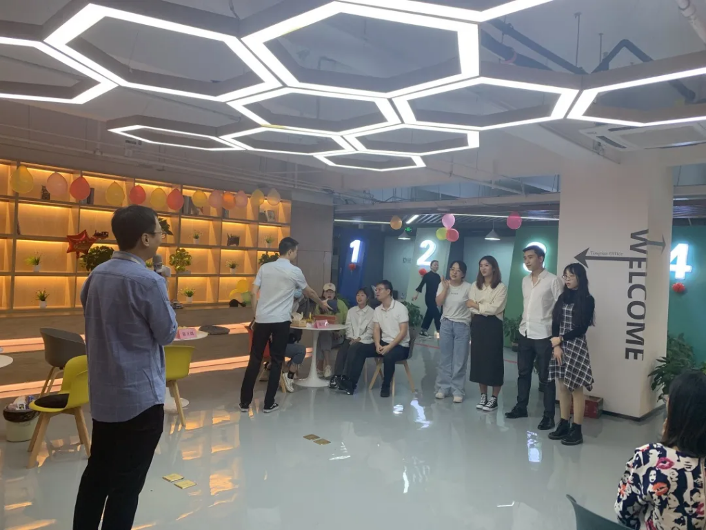 猜燈謎、拼果盤，中原工業設計城的這場迎國慶中秋雙節活動氛圍濃