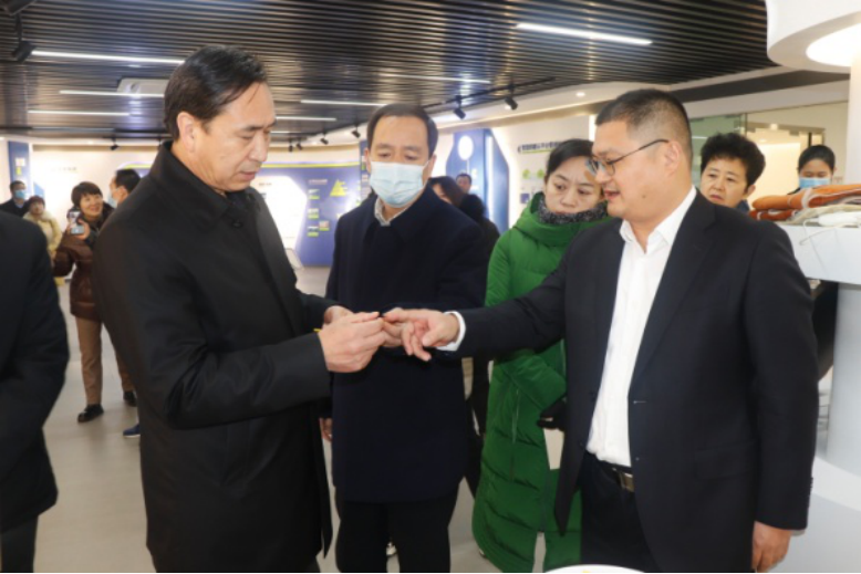 焦作市十三屆人大代表解放區代表團一行 蒞臨設計城參觀考察