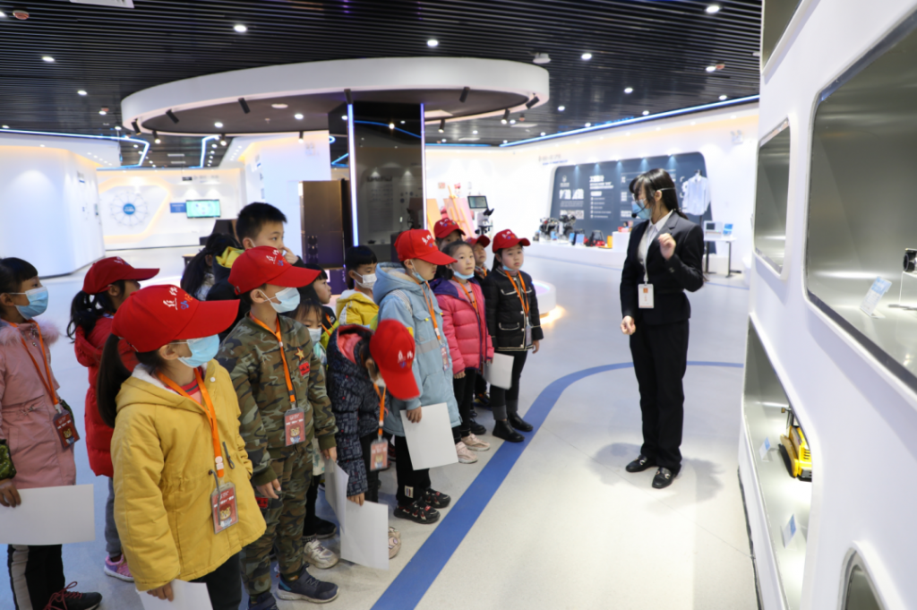 中原工業設計城舉辦小學生研學活動：走進設計“圈”，感受設計奧妙