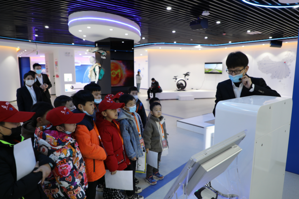 中原工業設計城舉辦小學生研學活動：走進設計“圈”，感受設計奧妙