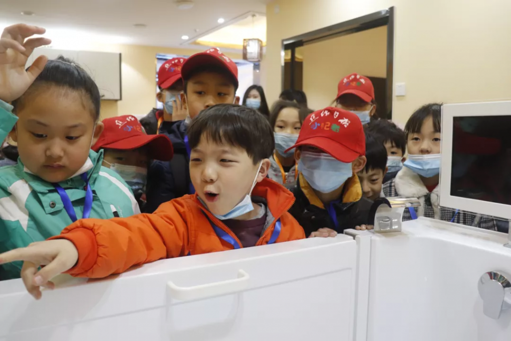 中原工業設計城舉辦小學生研學活動：走進設計“圈”，感受設計奧妙