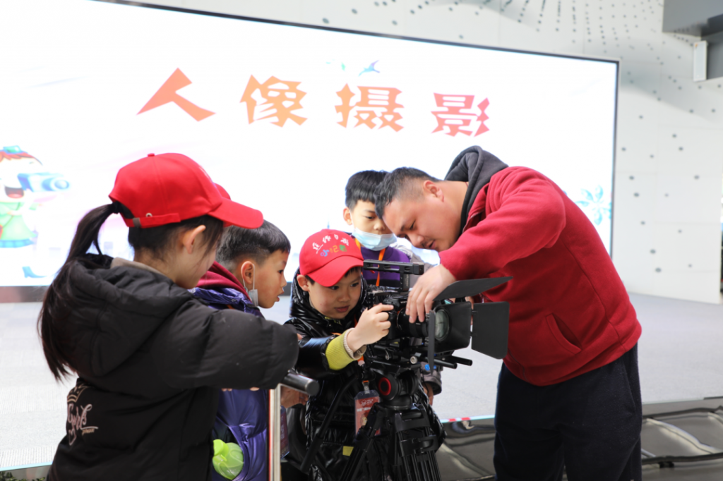 中原工業設計城舉辦小學生研學活動：走進設計“圈”，感受設計奧妙