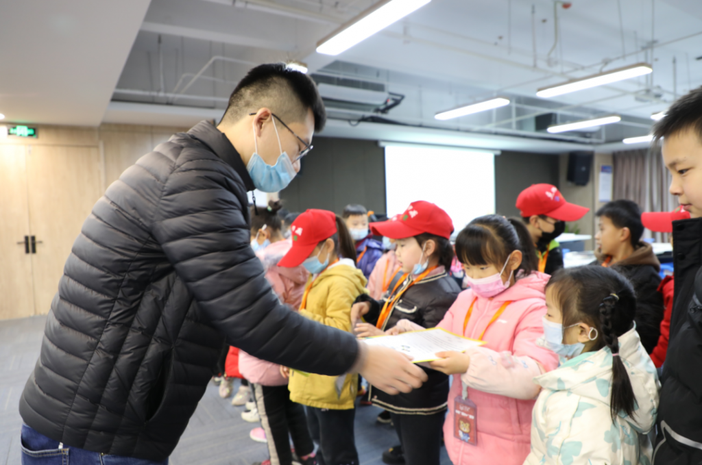 中原工業設計城舉辦小學生研學活動：走進設計“圈”，感受設計奧妙