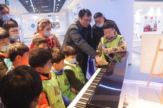 指尖競速—焦作市首屆ICA魔方段位認證考試在中原工業設計城成功舉辦