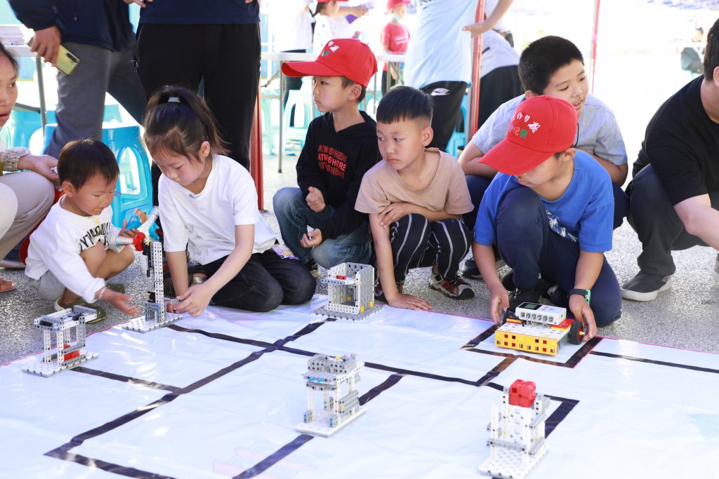 設計城第二屆社會開放日拉開帷幕，市民游客新奇體驗大呼“過癮”