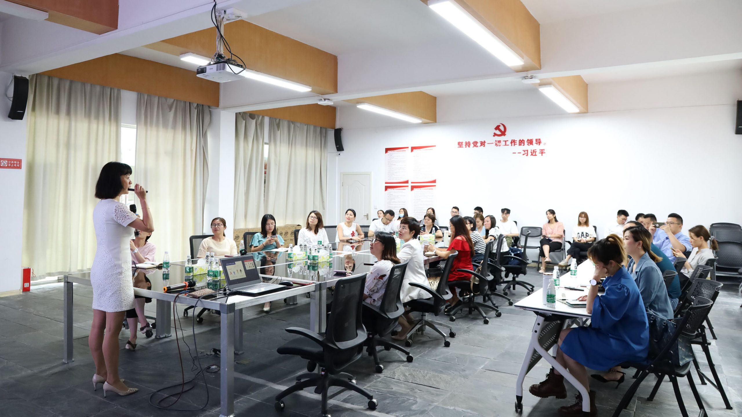 設計師如何做到有效溝通？口才大咖走進第110期北滘設計沙龍