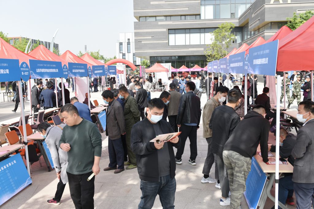 “軍崗日”┃濟寧市人大常委領導一行蒞臨北方教育裝備創新產業城參觀指導