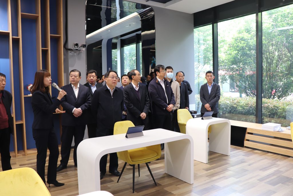 “軍崗日”┃濟寧市人大常委領導一行蒞臨北方教育裝備創新產業城參觀指導