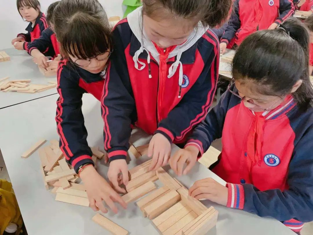 小創客演繹“智造夢”