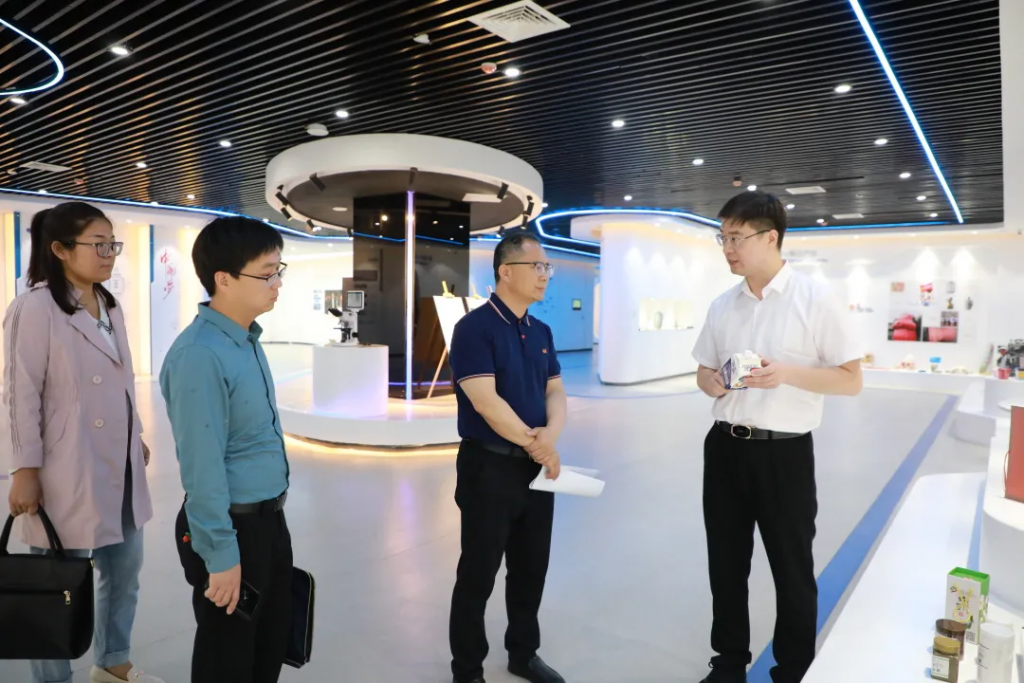 焦作市工信局副局長楊波一行到設計城調(diào)研資源對接工作