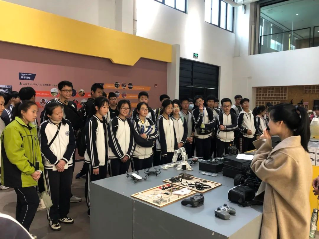 少年強則國強！掌起學子親密接觸人工智能