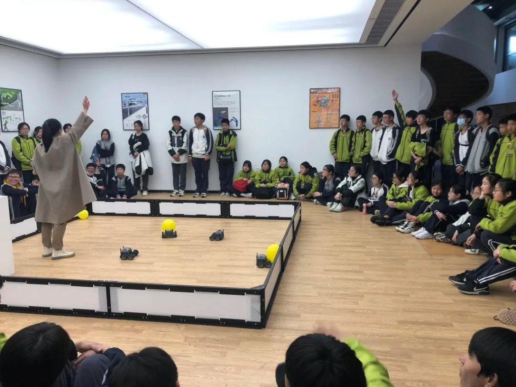 少年強則國強！掌起學子親密接觸人工智能