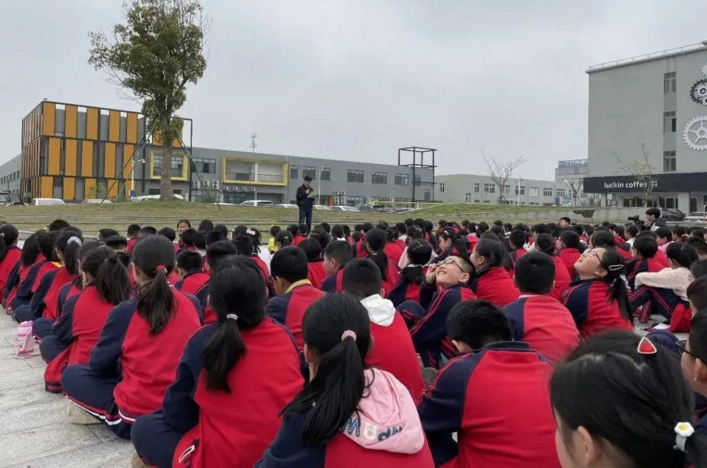 小小創客發明家 研學實踐顯身手