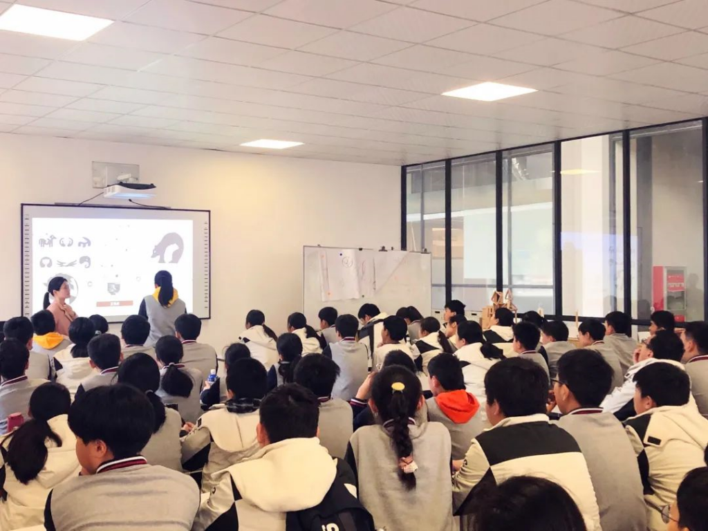 用智能筑夢未來——逍林初級中學研學回顧