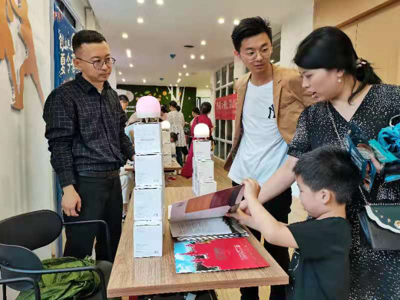 開心得冒泡！這場活動帶孩子們走進想象力的“快樂星球”