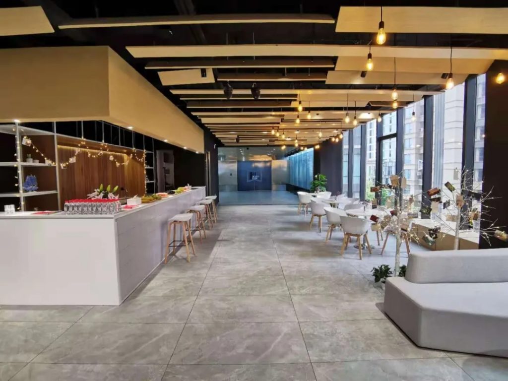 人民日?qǐng)?bào)頭版“點(diǎn)贊” ！！江西工業(yè)設(shè)計(jì)小鎮(zhèn)“后臺(tái)”就是這么硬！