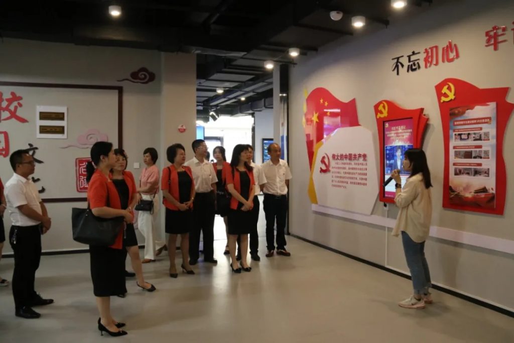 傳承紅色基因，豐城市政協走進設計小鎮開展“紅色走讀”活動