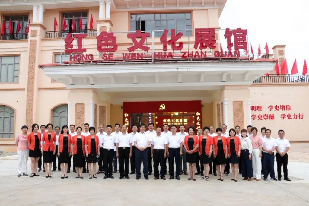 傳承紅色基因，豐城市政協走進設計小鎮開展“紅色走讀”活動