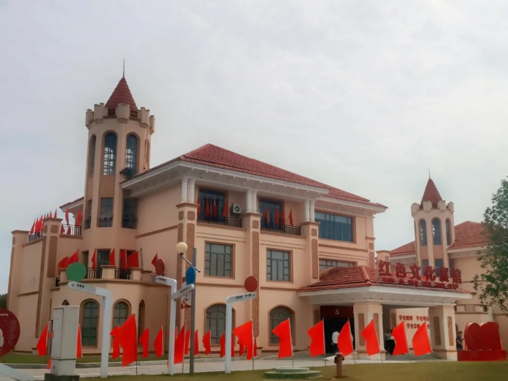 豐城市委書記李曉楚率團到江西工業設計小鎮開展黨史學習教育