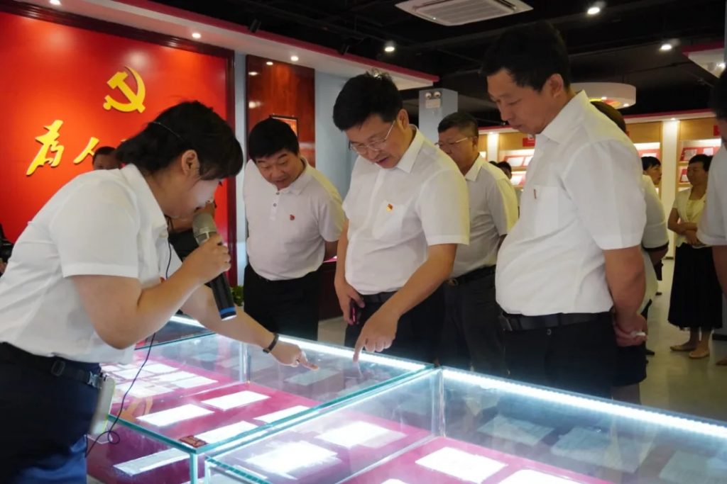 豐城市委書記李曉楚率團到江西工業設計小鎮開展黨史學習教育