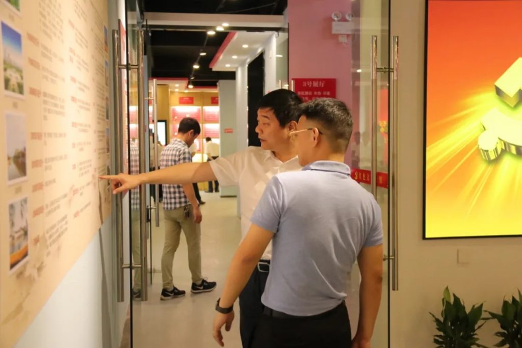 傳承紅色基因，豐城市政協走進設計小鎮開展“紅色走讀”活動