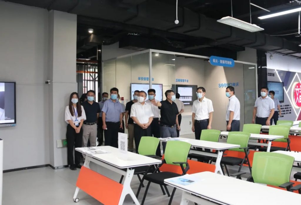 江西省副省長陳小平一行調研江西工業設計小鎮，他指出......