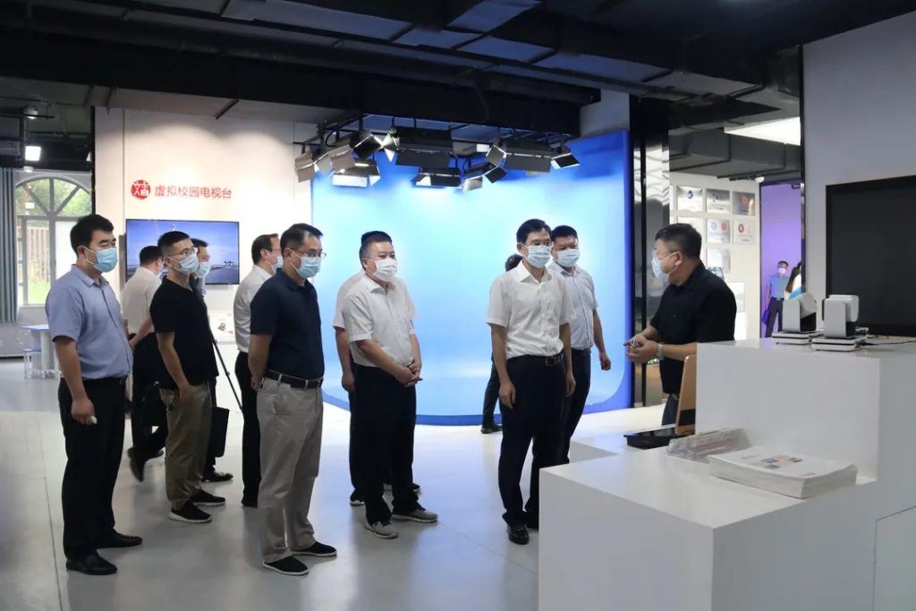 江西省副省長陳小平一行調研江西工業設計小鎮，他指出......