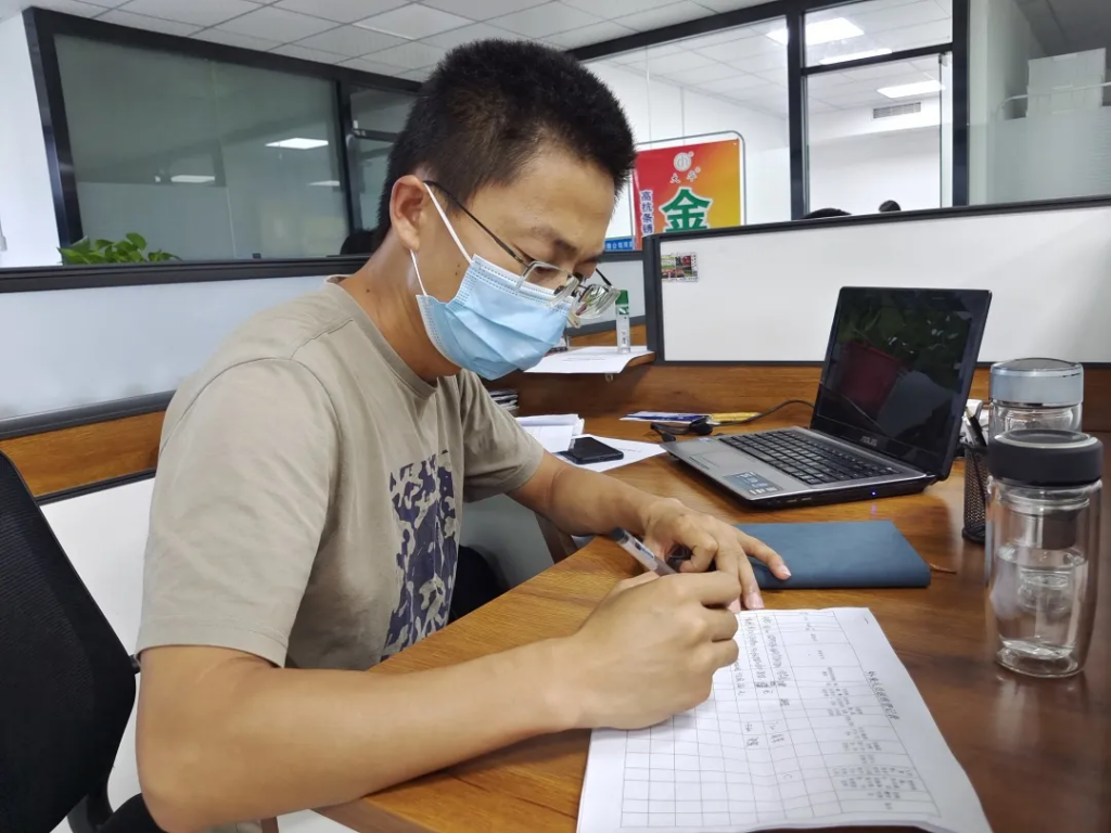 防疫進行時丨筑牢園區防疫屏障 保障園區群眾安全