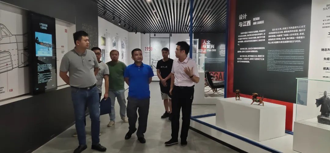 紅谷灘區工信局局長劉慶福一行調研設計研究院