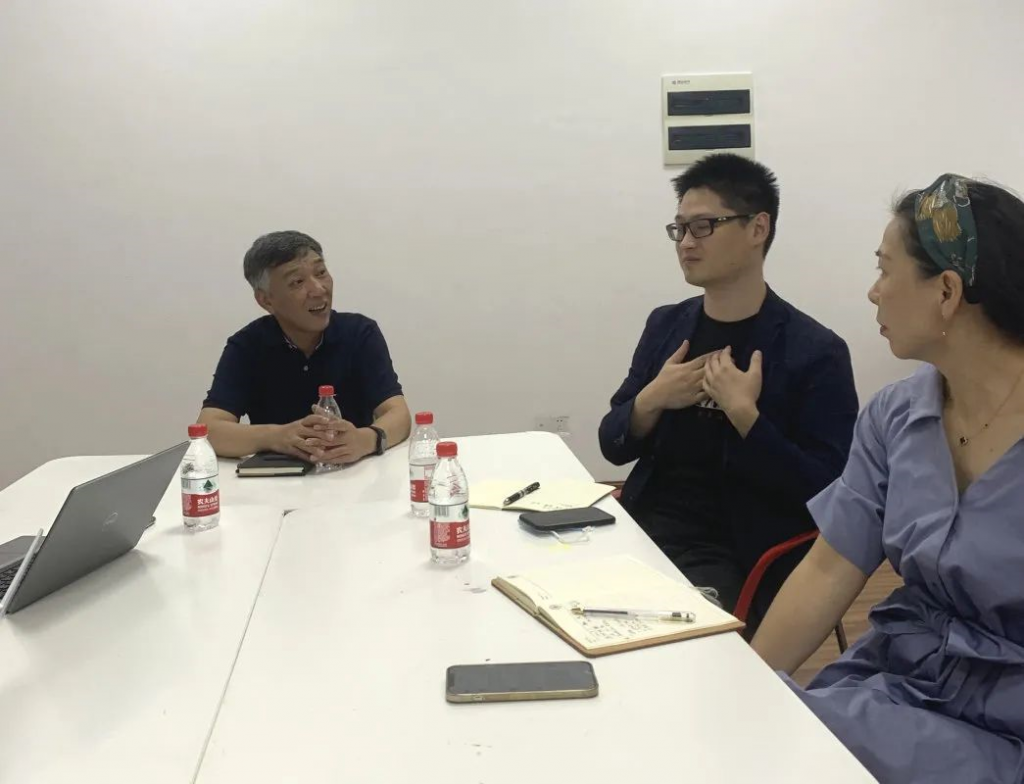 書記、院長來啦！來聽聽他們在電商直播基地的暢談