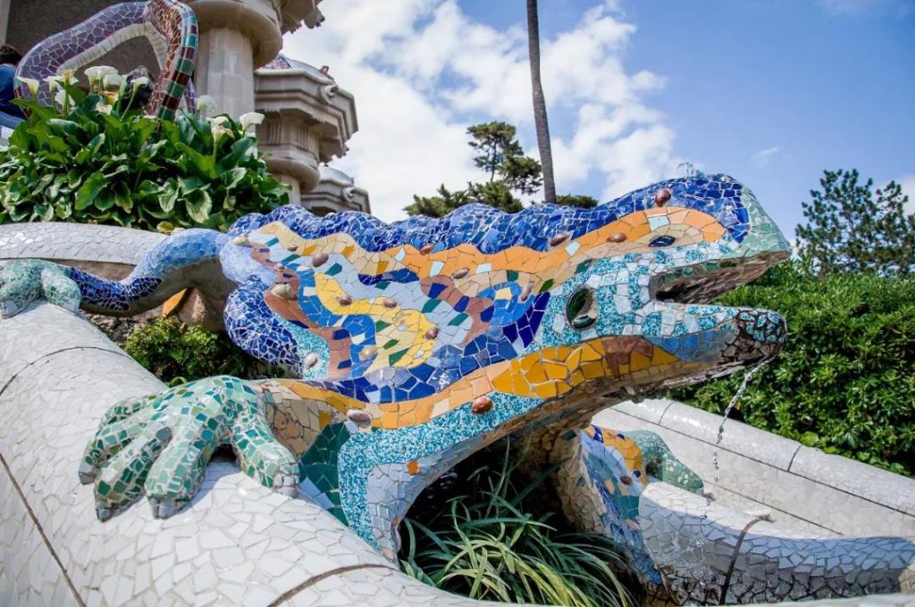 巴塞羅那時隔25年再奪“世界建筑之都”！規劃超前，卻爭議滿滿，網友：反正強迫癥爽了！