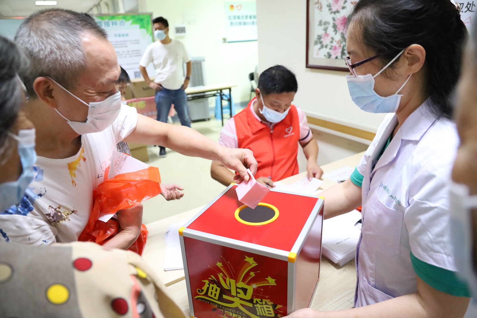 暖心！設(shè)計企業(yè)捐贈疫苗接種禮品，陪你一起苗苗苗苗