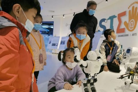 中原工業(yè)設(shè)計城：開展“未來魔方——百木搭”課程，感受“百木”魅力