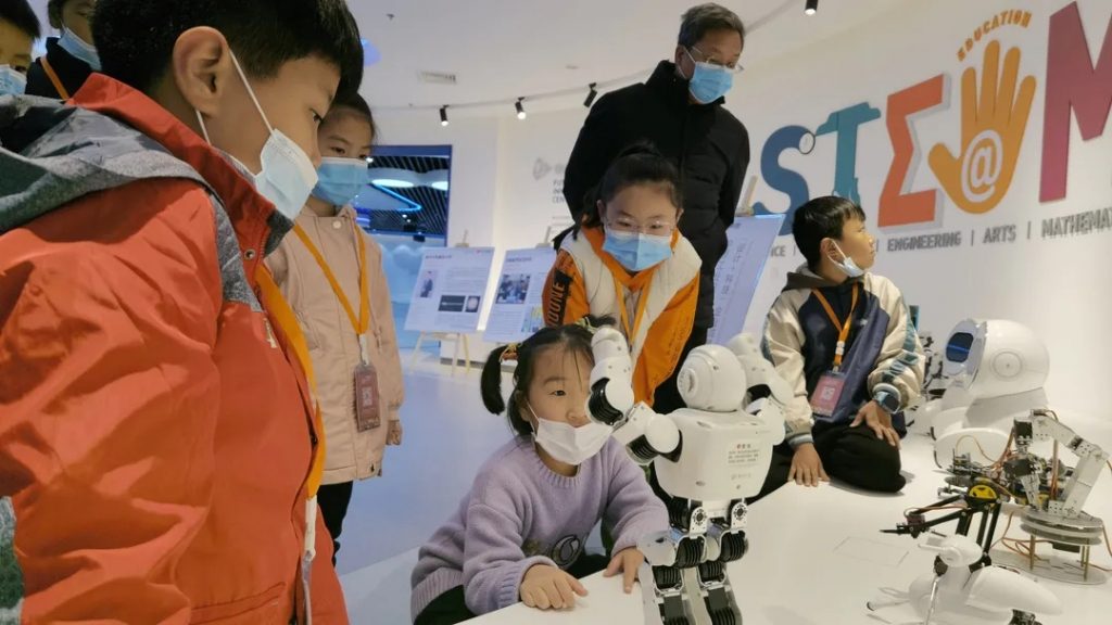 中原工業設計城：開展“未來魔方——百木搭”課程，感受“百木”魅力