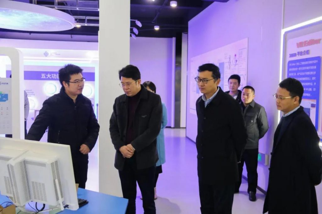 宜春市委組織部部務(wù)委員楊文先一行調(diào)研中部教裝城，他稱贊道……