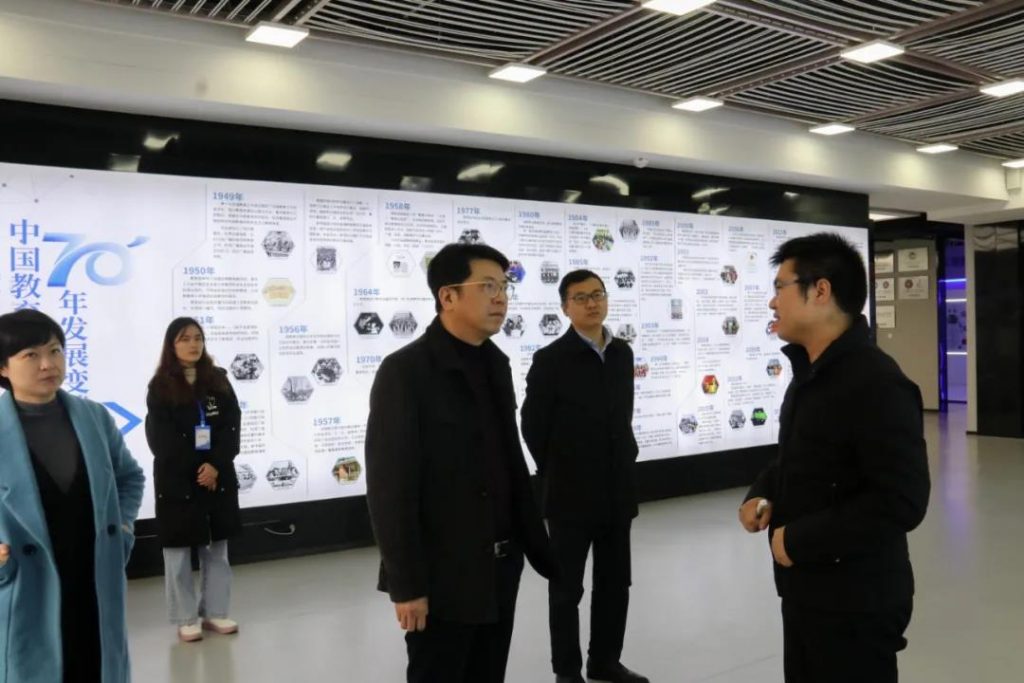 宜春市委組織部部務(wù)委員楊文先一行調(diào)研中部教裝城，他稱贊道……