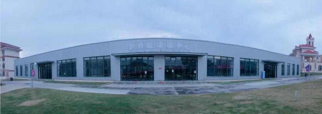 一場全亞洲的機(jī)器人大賽即將在設(shè)計(jì)小鎮(zhèn)盛大開幕...