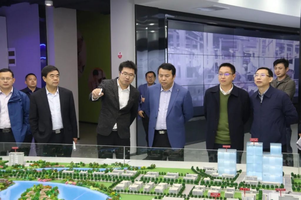 江西省文旅廳副廳長陳曉平一行調(diào)研江西工業(yè)設(shè)計小鎮(zhèn)，他指出…