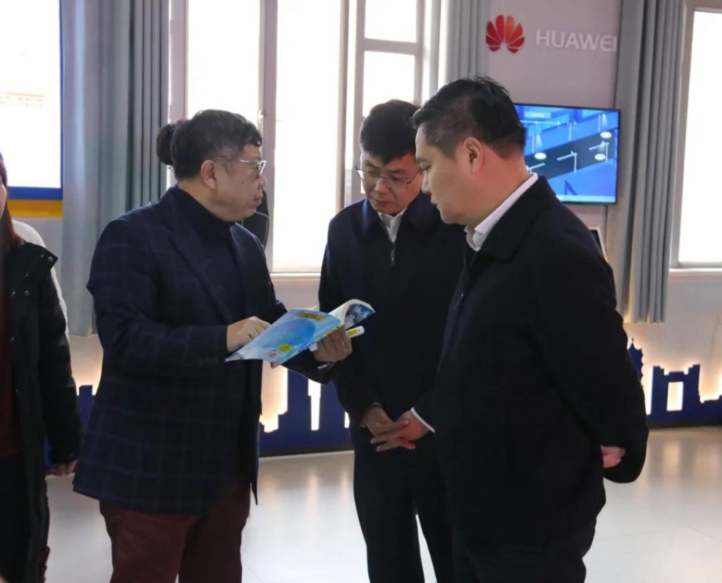 聚焦！南昌市紅谷灘區黨政代表團考察設計小鎮