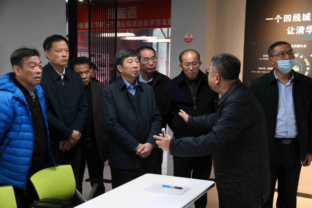 省人大環資委主任委員吳治云一行調研中部教裝城