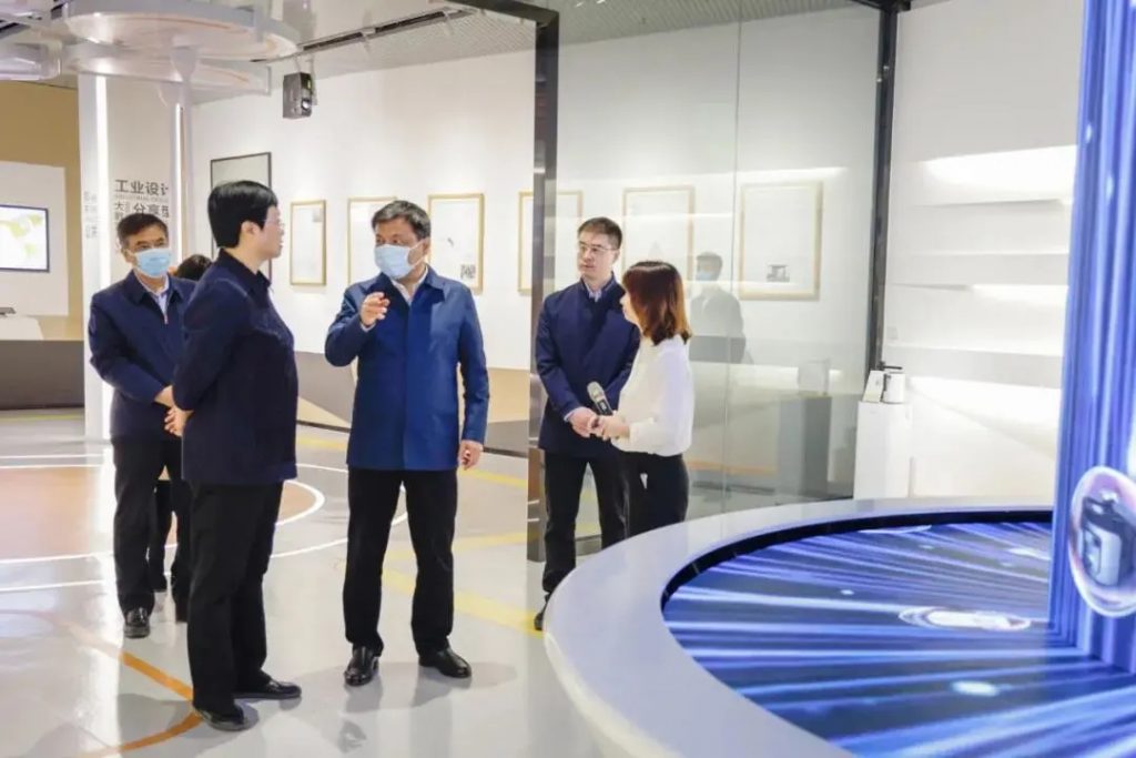 示范區黨工委書記呂沛率隊前往廣東工業設計城參觀考察