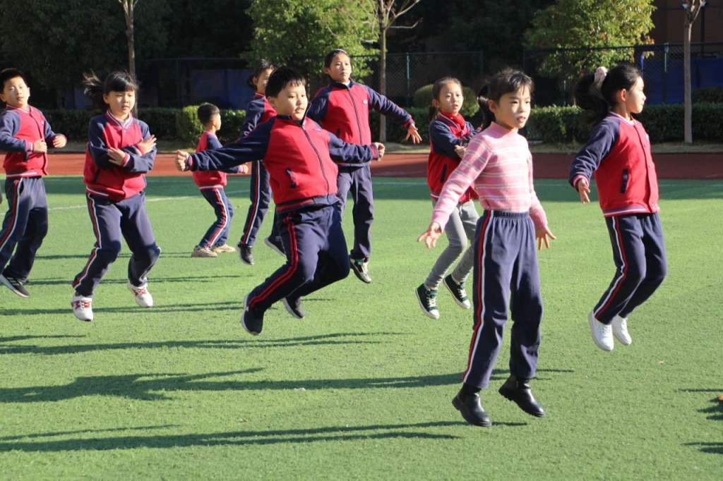 逐夢科學(xué)·智創(chuàng)未來|世紀(jì)城實(shí)驗(yàn)小學(xué)校園科技節(jié)開幕啦！