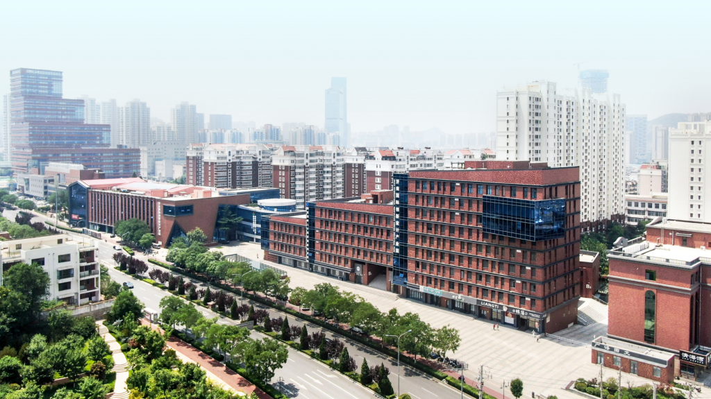 喜報(bào)！濟(jì)南國(guó)際創(chuàng)新設(shè)計(jì)產(chǎn)業(yè)園榮獲濟(jì)南（國(guó)際）機(jī)器人與高端裝備產(chǎn)業(yè)協(xié)會(huì)“高端裝備產(chǎn)業(yè)鏈領(lǐng)航企業(yè)”等獎(jiǎng)項(xiàng)