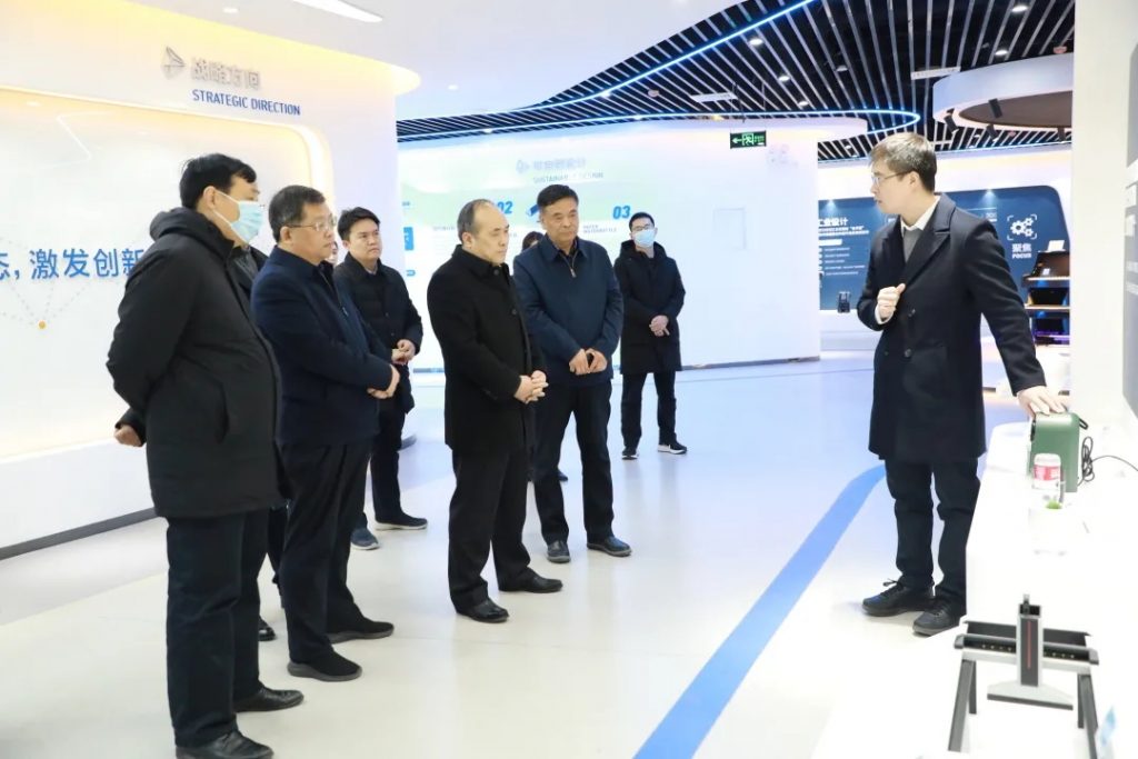 焦作市副市長王付舉一行蒞臨中原工業(yè)設計城