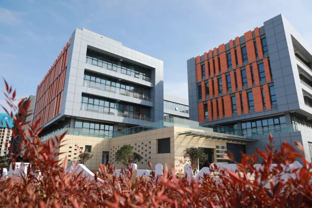 快訊丨市委統戰部副部長劉希有一行蒞臨中原工業設計城參觀考察