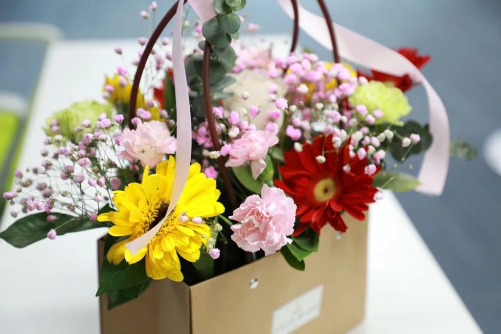 剪去浮華 | 中原工業(yè)設(shè)計(jì)城成功舉辦“以花之名·贈爾余香”花藝沙龍活動(dòng)